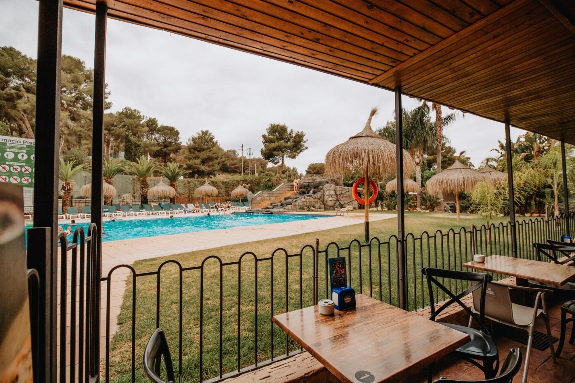 Camping Caledonia Tamarit Bagian luar foto