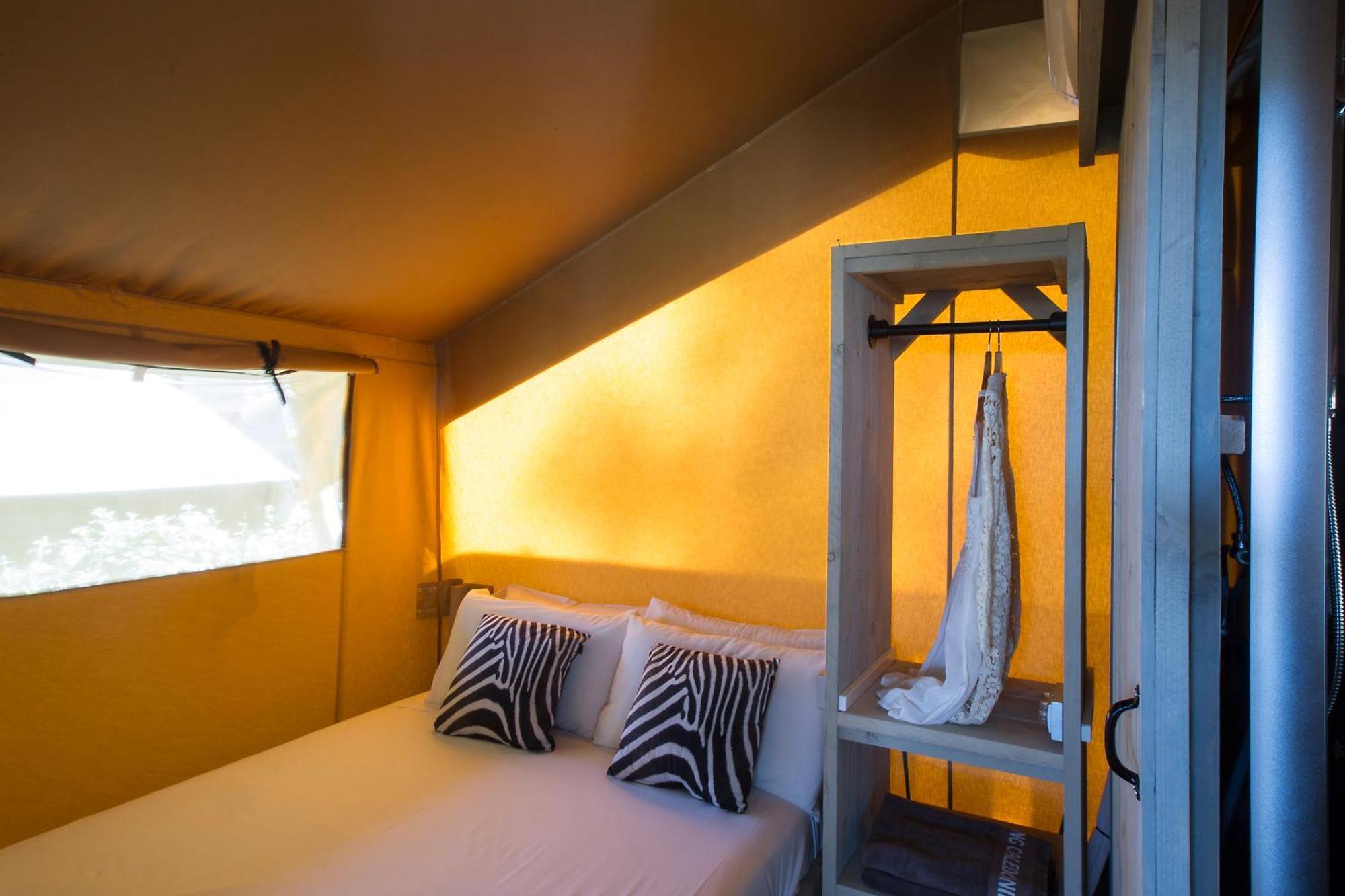 Camping Caledonia Tamarit Bagian luar foto